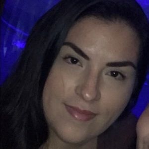 Meet your Posher, Alejandra
